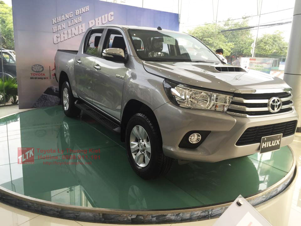 Toyota Hilux G MT: 2 cầu, 5 chỗ ngồi, số sàn 6 cấp Toyota Hilux G MT: 2 cầu, 5 chỗ ngồi, số sàn 6 cấp